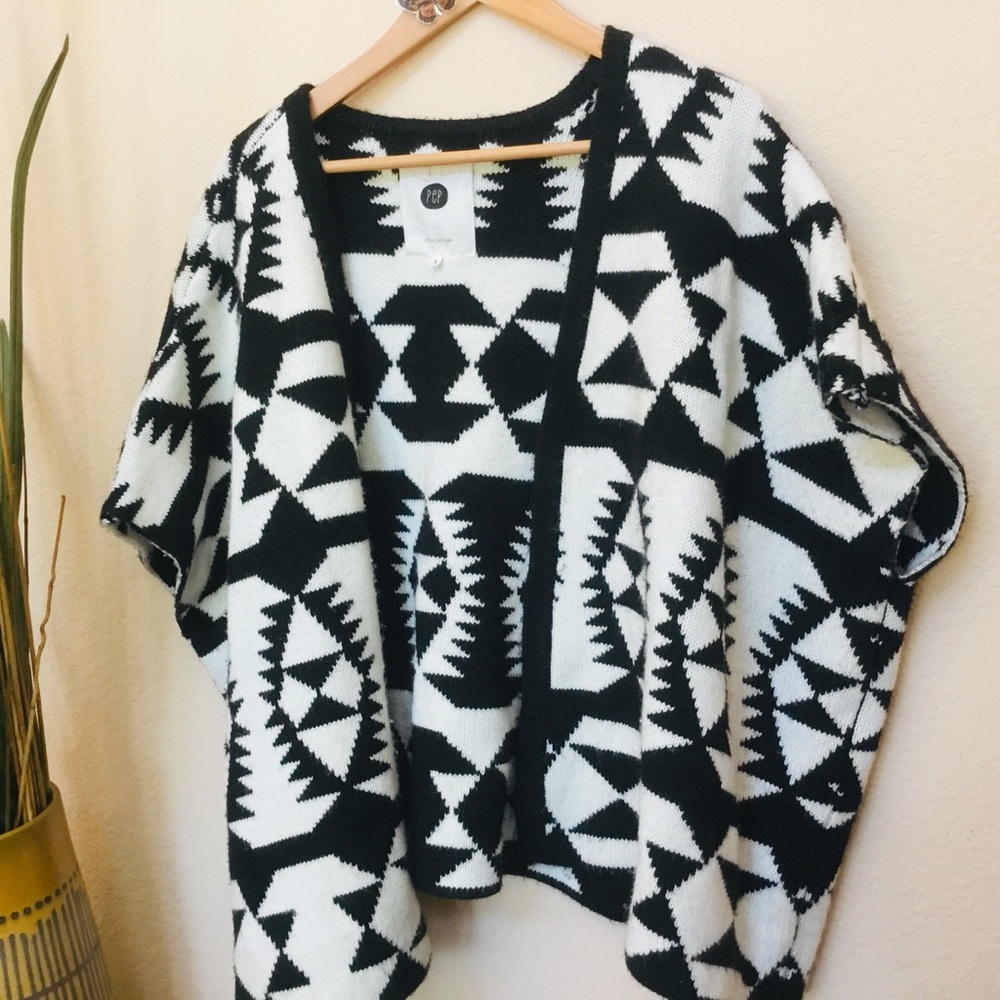 Peppercorn Black White Geometric Print Sweater